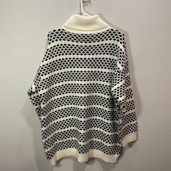 Ann Taylor thick turtle neck sweater - Picture 4 of 7